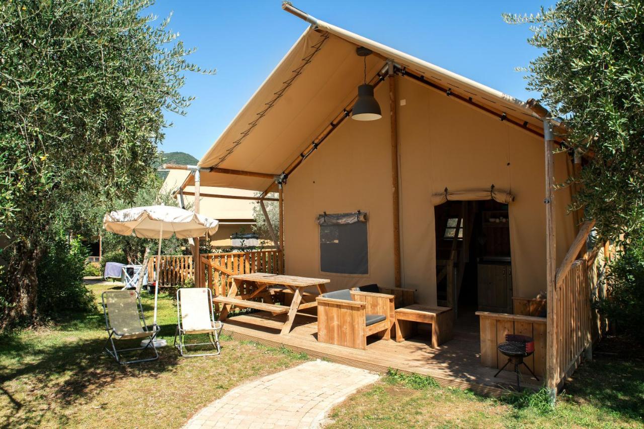 Weekend Glamping Resort San Felice del Benaco Dış mekan fotoğraf